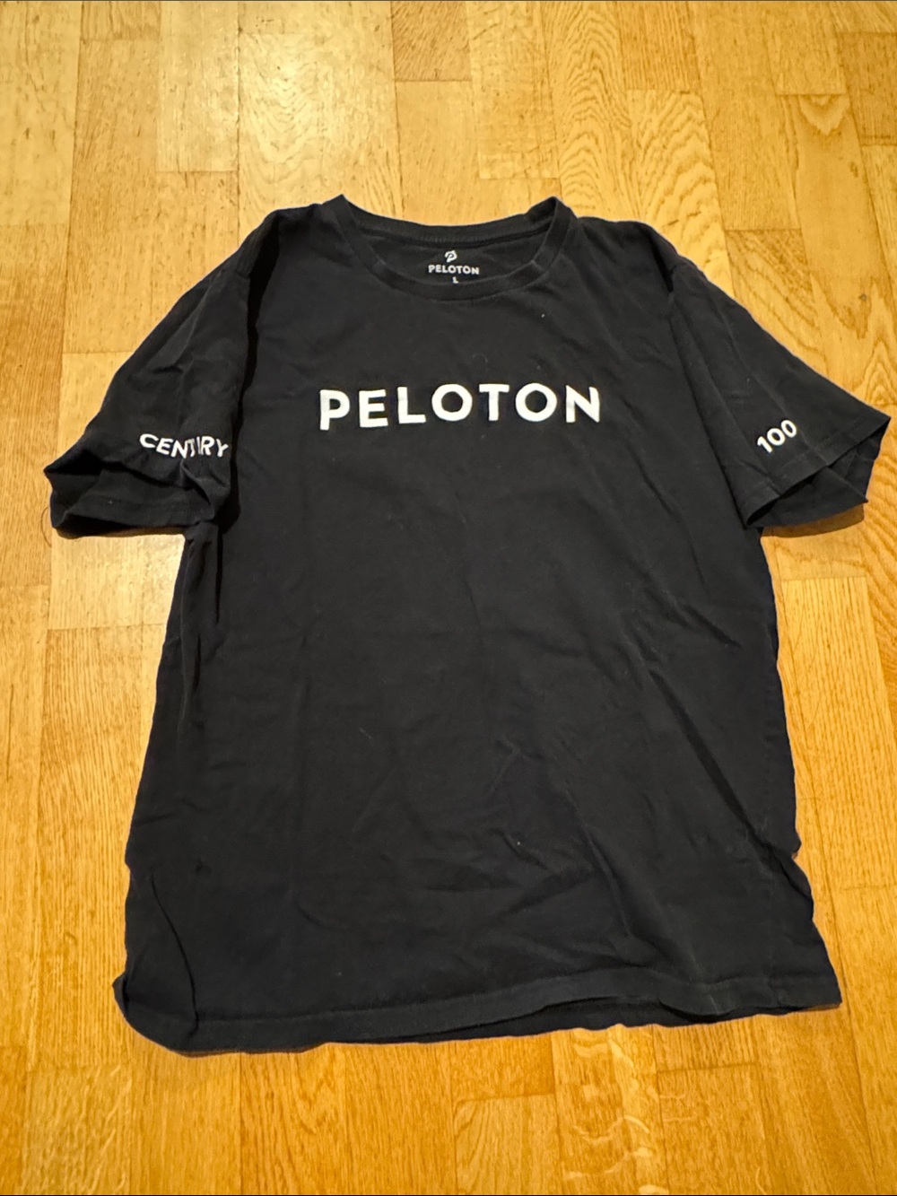 Women's PELOTON Century Club 100 Black T-Shirt large 100% cotton